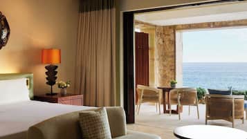 King Junior Suite with Plunge Pool | Egyptian cotton sheets, premium bedding, pillowtop beds, minibar