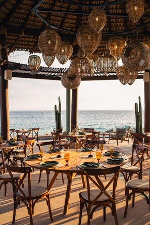 4 restaurants; breakfast, lunch, and dinner served - Waldorf Astoria Los Cabos Pedregal (Cabo San Lucas)