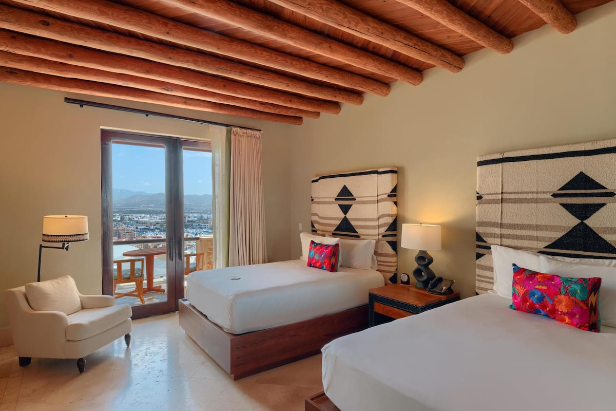 TV, fireplace, pay films