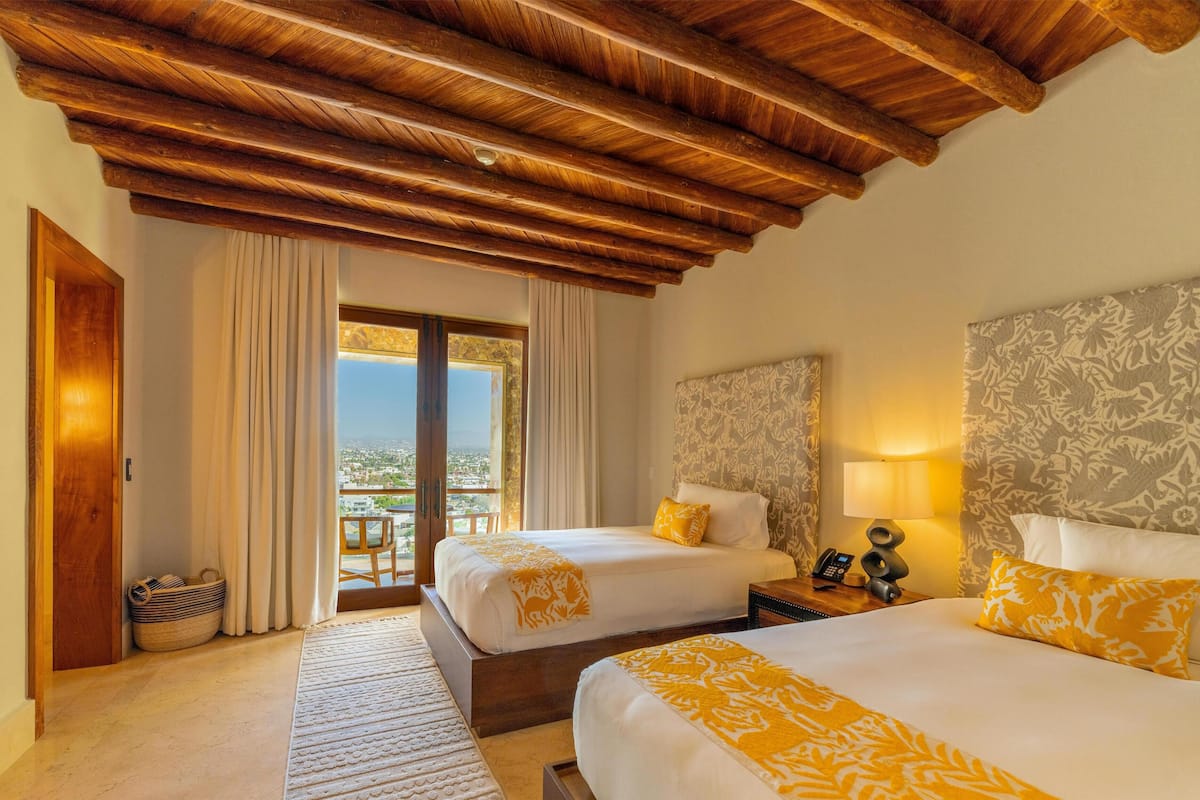 4 Bedroom Pedregal Private Home Mountain View | Egyptian cotton sheets, premium bedding, pillow-top beds, minibar