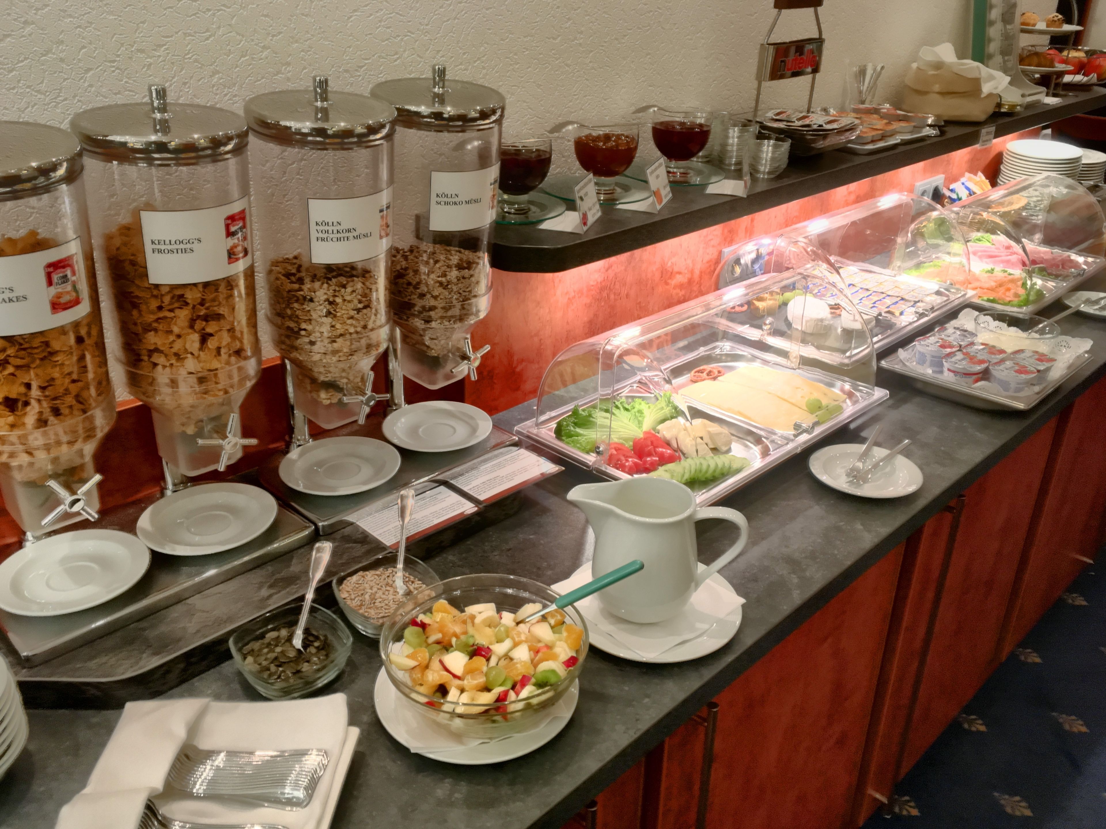 daily cooked-to-order breakfast (eur 15 per person)