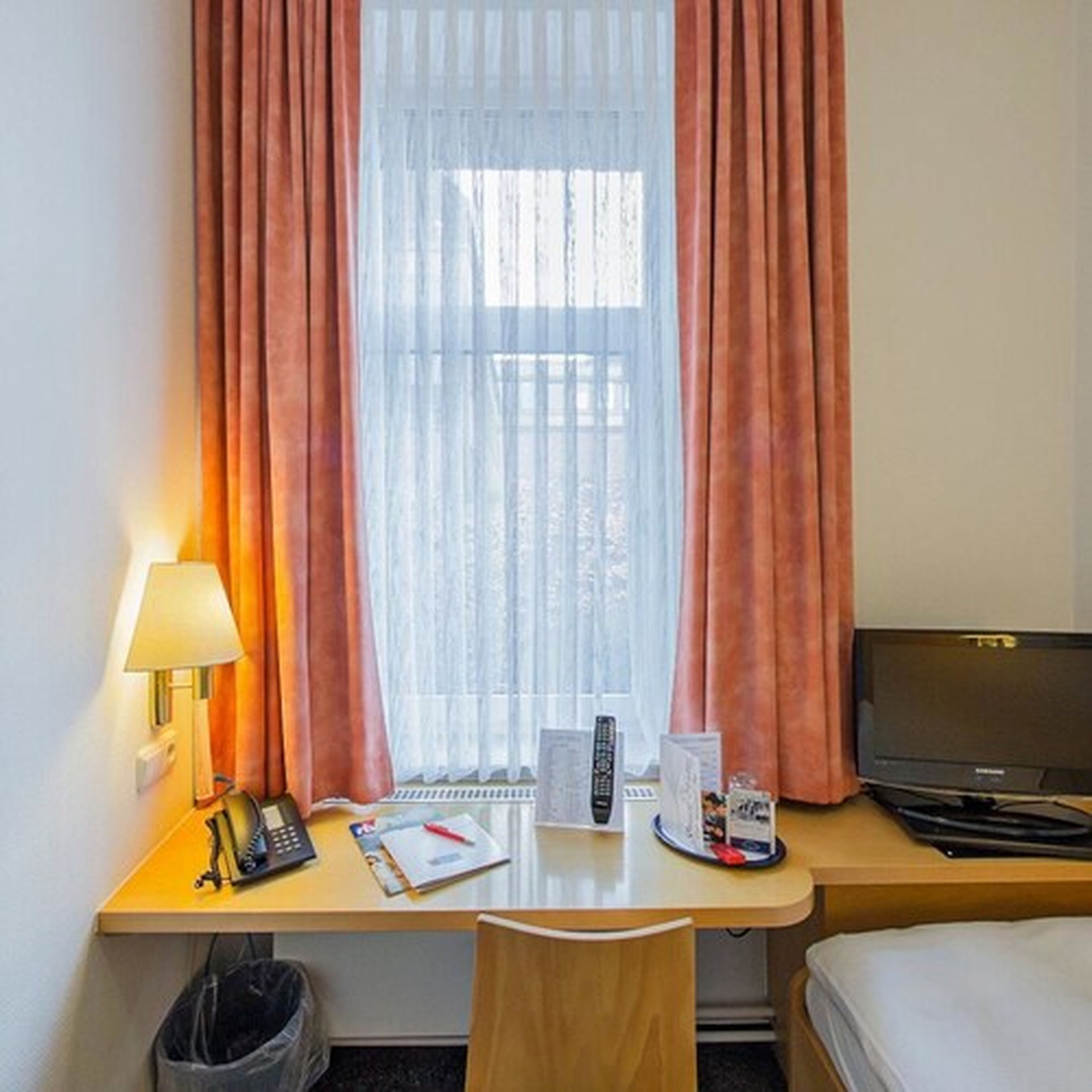 hypo-allergenic bedding, in-room safe, individually decorated