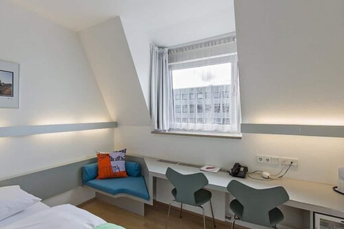 hypo-allergenic bedding, in-room safe, individually decorated