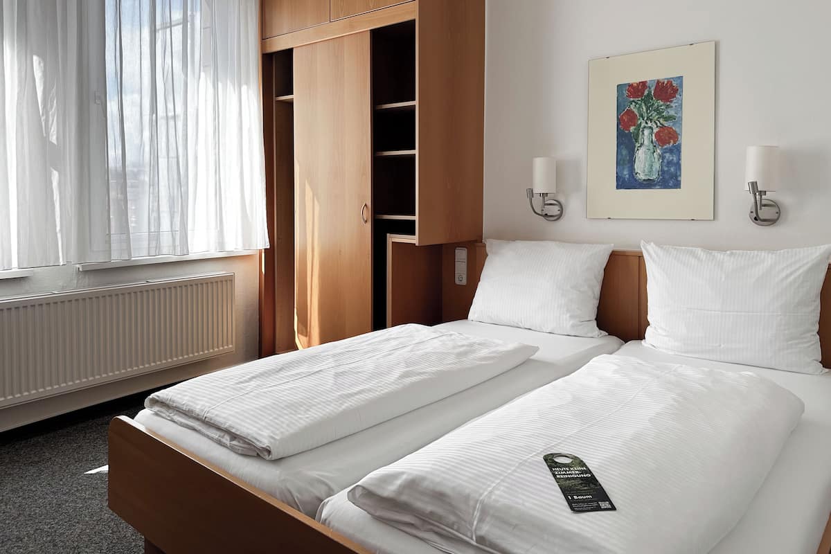 standard double room | hypo-allergenic bedding, in-room safe, individually decorated
