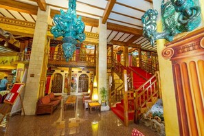 บริเวณนั่งเล่นที่ล็อบบี้