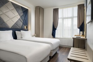 Minibar, in-room safe, individually decorated, individually furnished