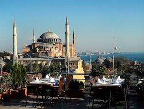 Lunch and dinner served