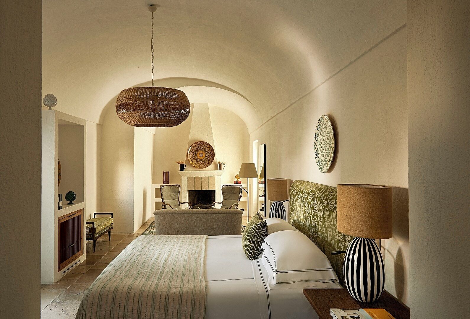 Deluxe Suite (with Plunge Pool) | Premium bedding, Select Comfort beds, minibar, in-room safe