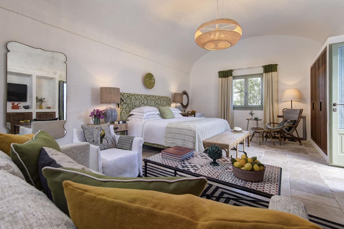 premium bedding, select comfort beds, minibar, in-room safe