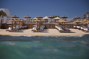 Traslado desde/hacia la playa gratis, sillas reclinables de playa