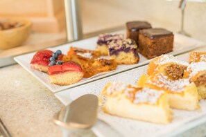 Desayuno buffet todos los días (con cargo) 