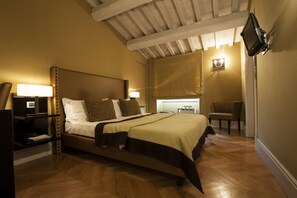 Superior Double Room | Egyptian cotton sheets, hypo-allergenic bedding, free minibar