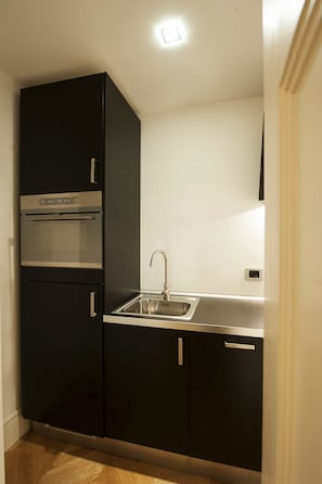 Deluxe Double Room | Private kitchen
