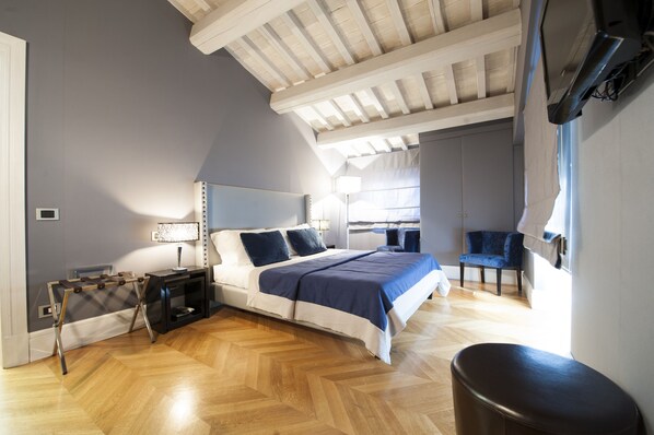 Superior Double Room | Egyptian cotton sheets, hypo-allergenic bedding, free minibar
