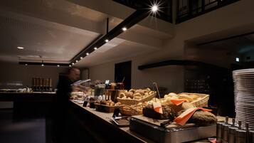 Dagelijks ontbijtbuffet (EUR 21 per persoon)