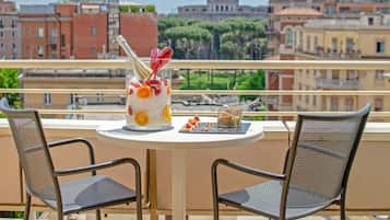 Hochwertige Bettwaren, Minibar, Zimmersafe, Schreibtisch