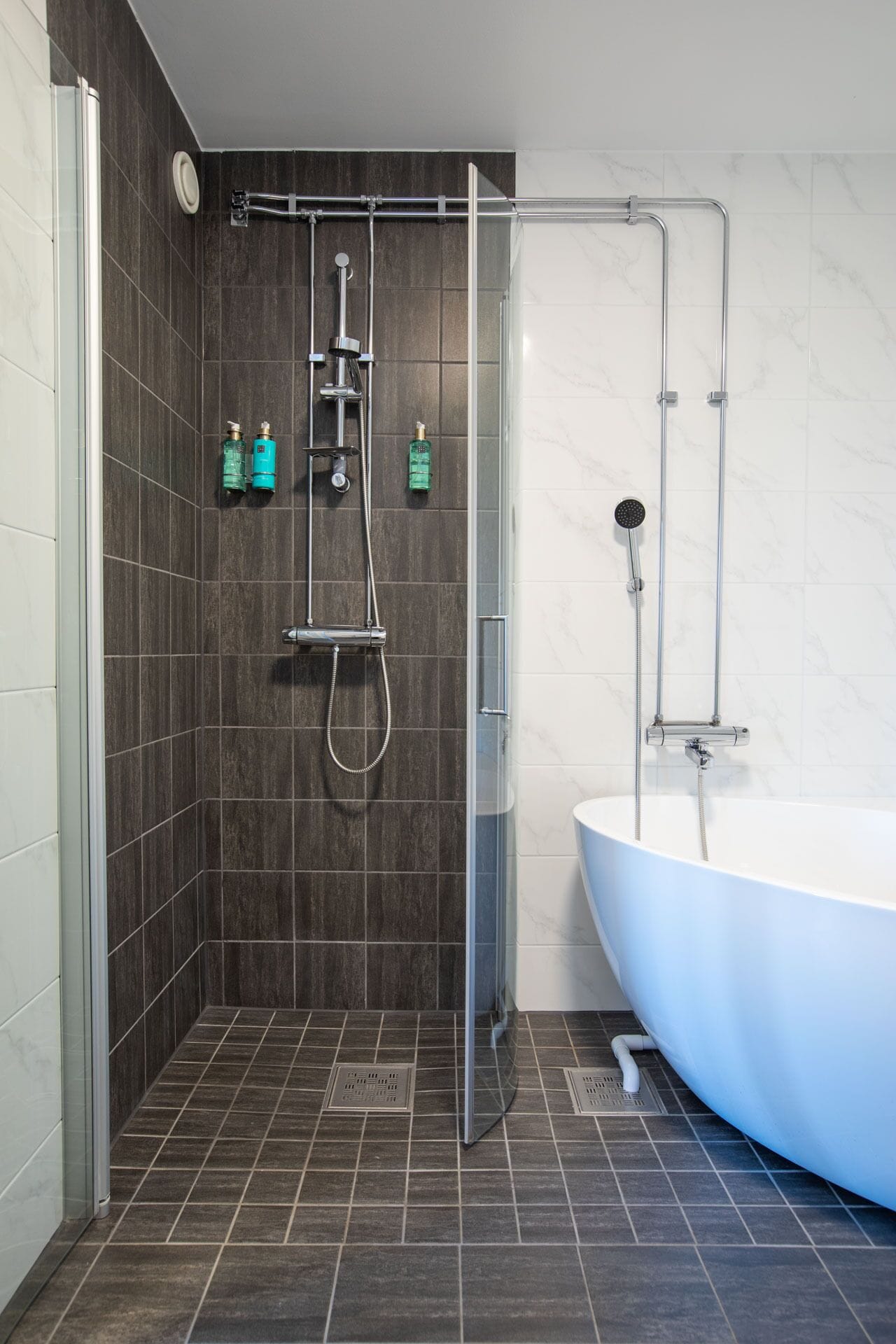 shower, free toiletries, hair dryer, towels