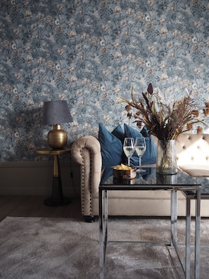 Suite | In-room safe, desk, blackout drapes, soundproofing - Skara Konsthotell (Skara)