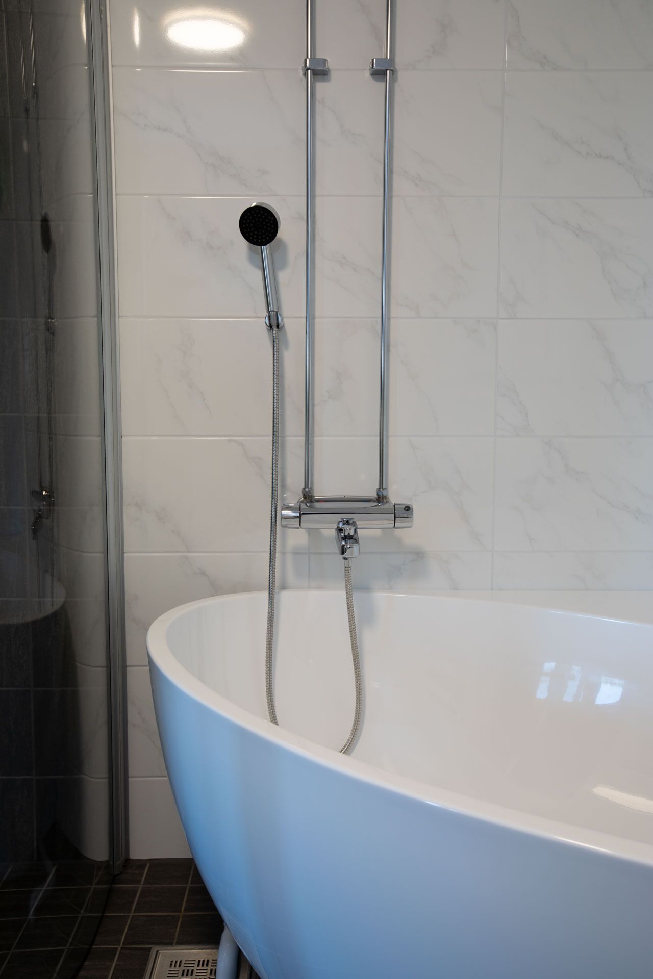 suite | bathroom | shower, free toiletries, hair dryer, towels