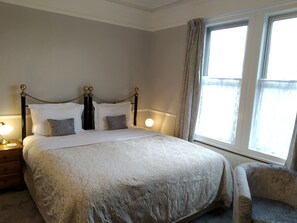 高级双人房或双床房 | 高档床上用品、羽绒被、特色装修、特色家居