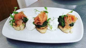 Comida y bebida