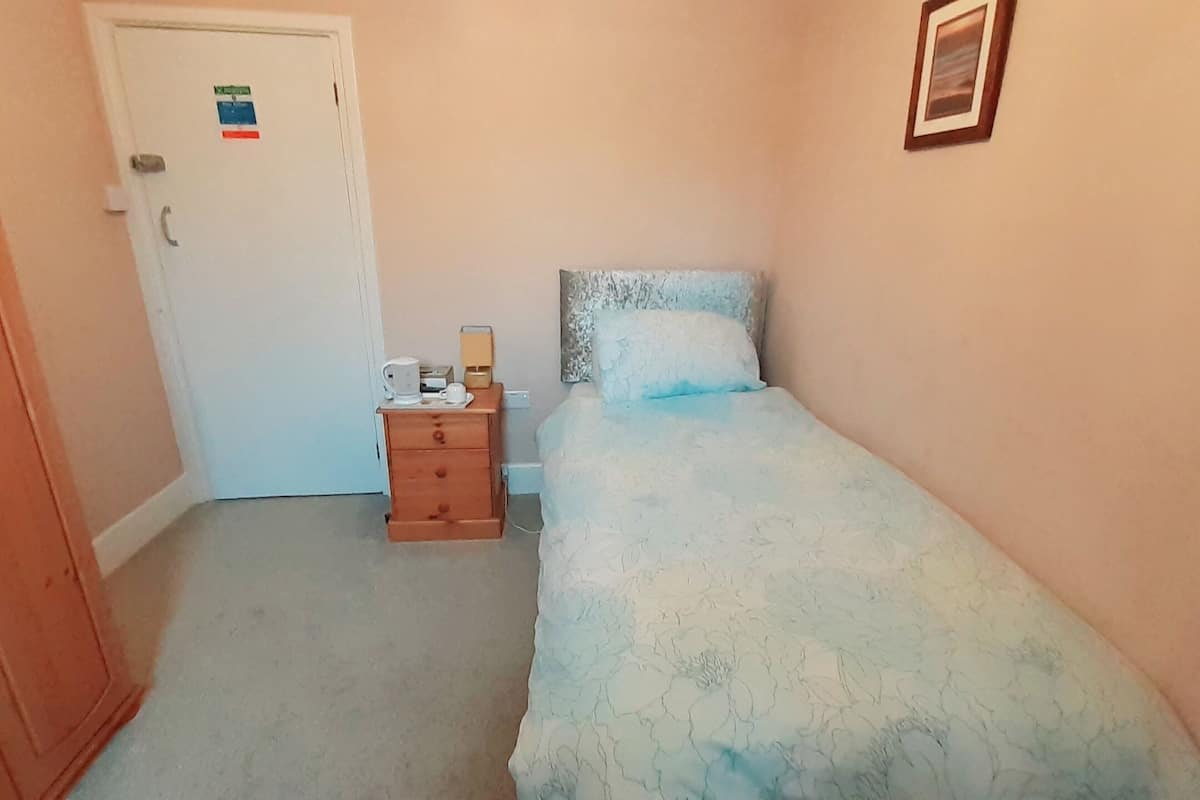 Single Room, Shared Bathroom