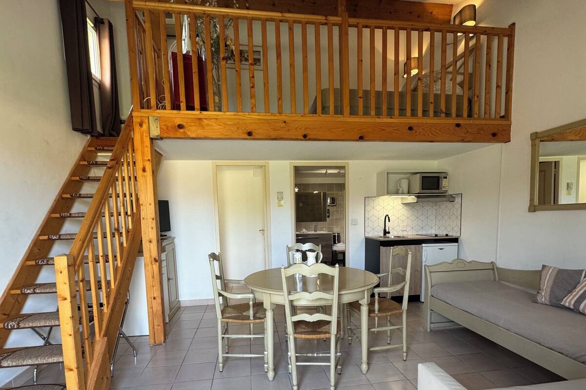 Family Duplex, Non Smoking, Air conditioning | Hypo-allergenic bedding, minibar, in-room safe, individually decorated