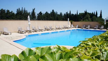 Seasonal outdoor pool, pool umbrellas, sun loungers