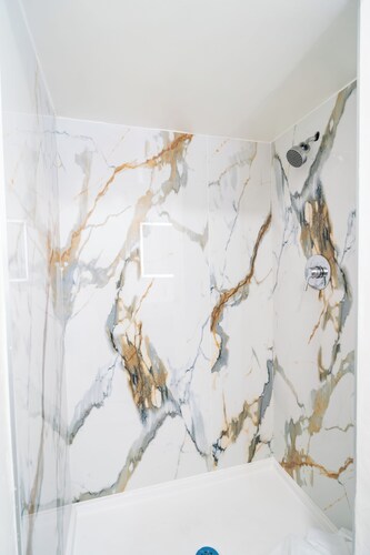 Central Phoenix Hotel