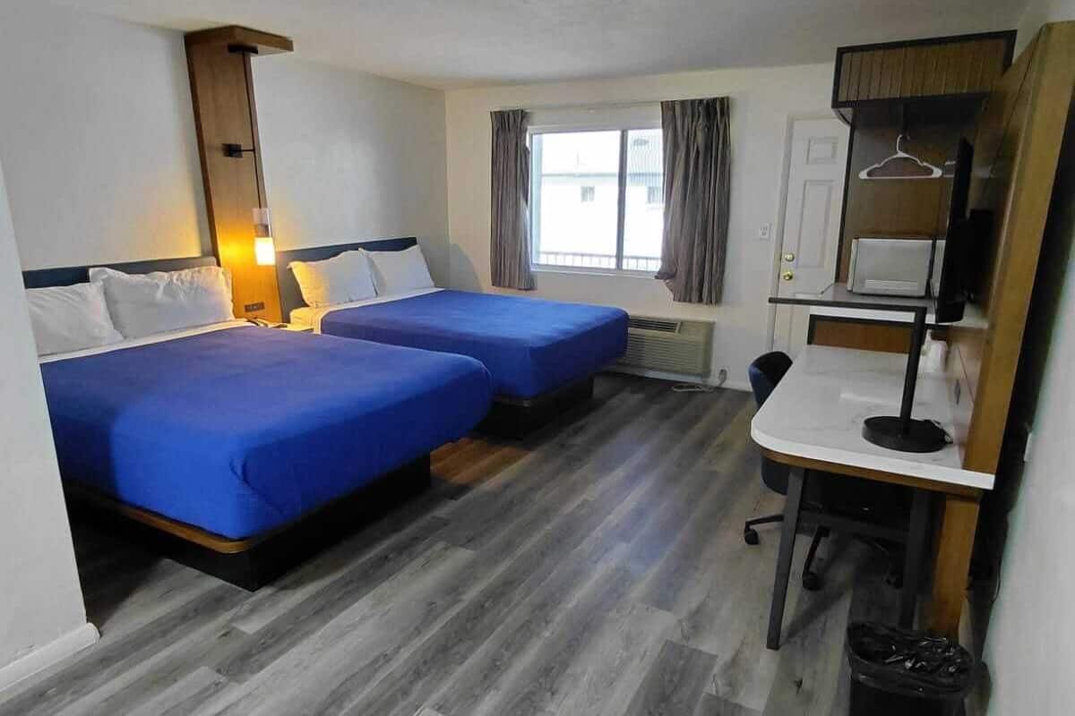 Chambre Double Standard | Bureau, fer et planche Ă repasser, Wi-Fi gratuit, draps fournis