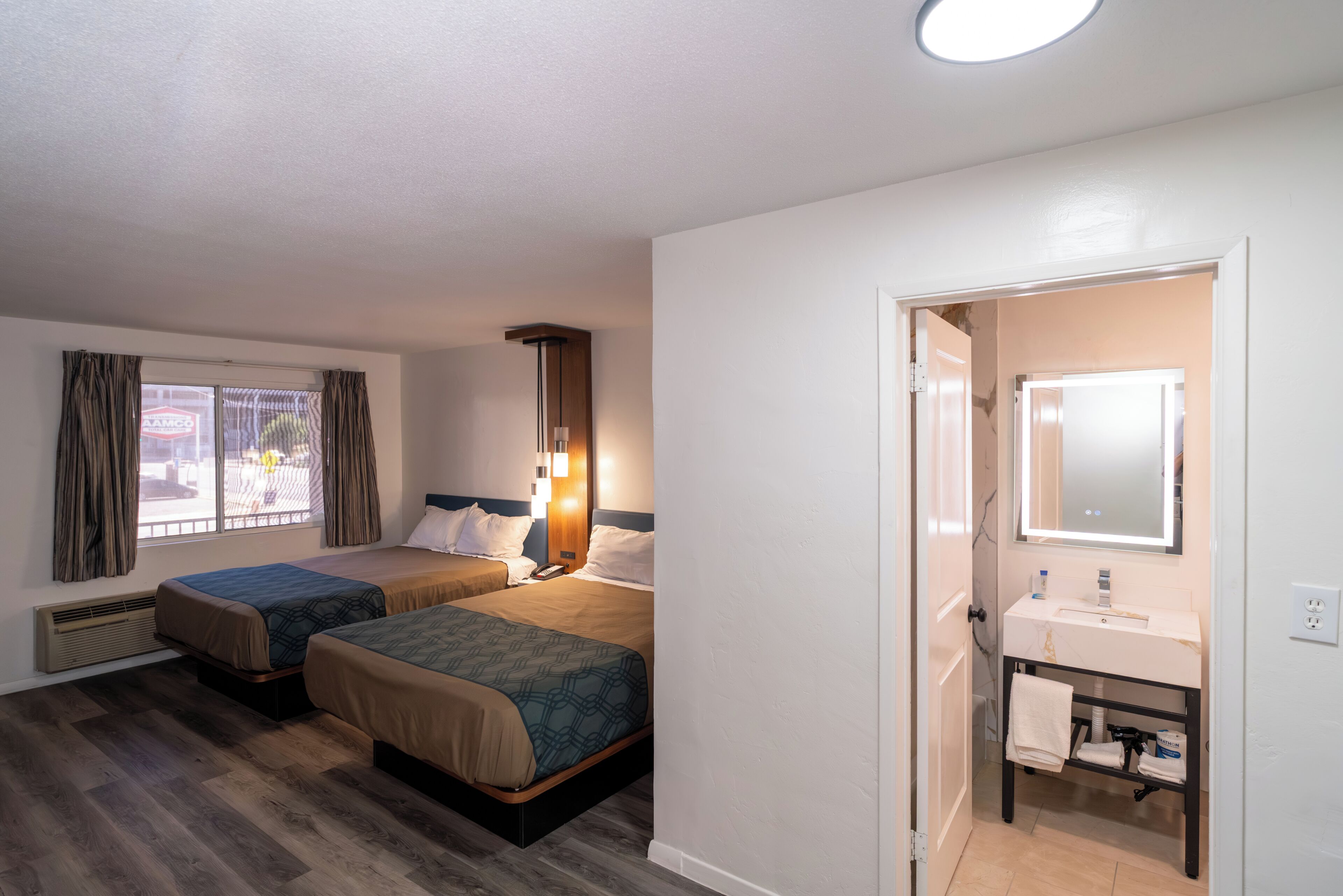 Dobbeltrom – standard | Skrivebord, strykejern/-brett, wi-fi (inkludert) og sengetøy