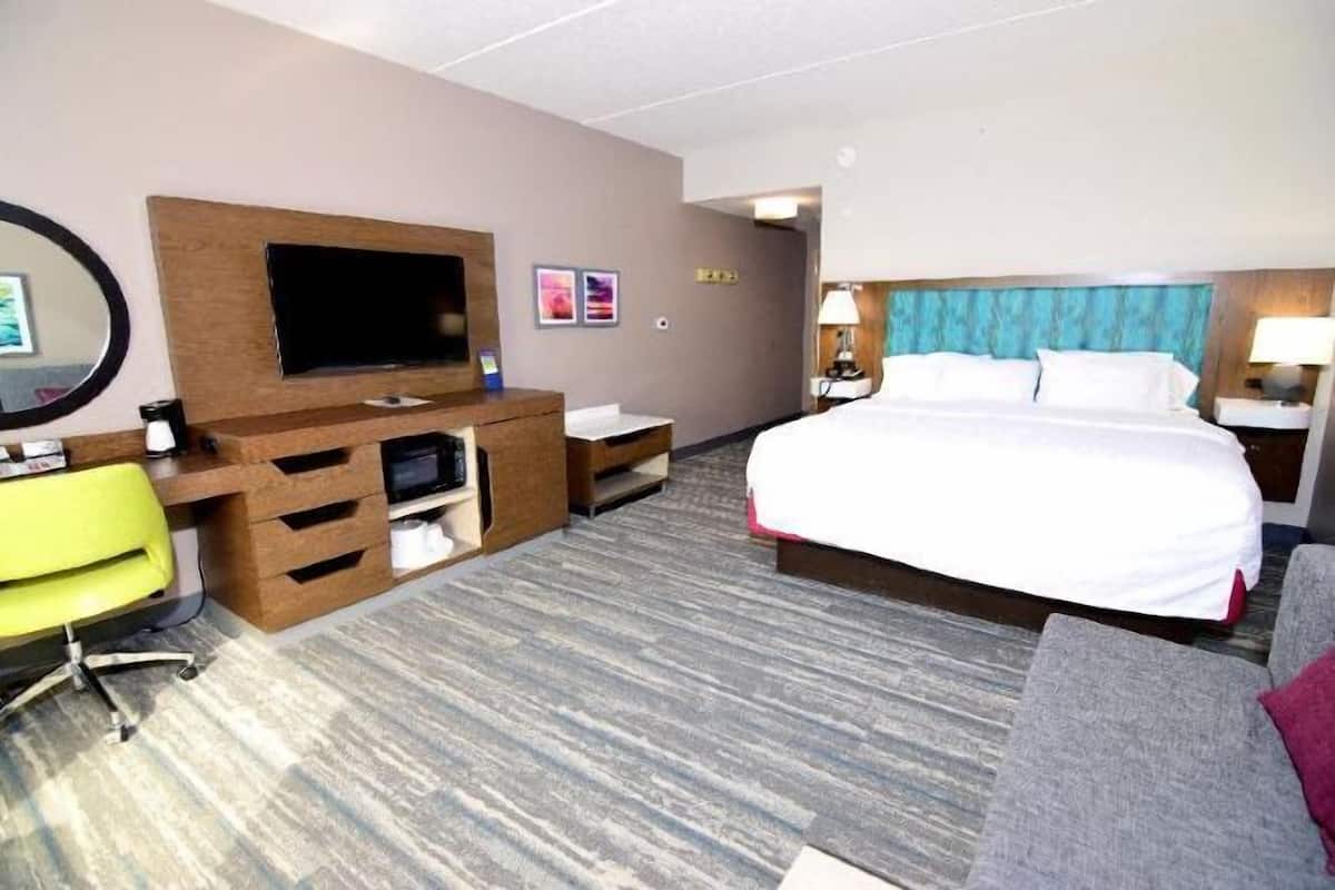 Premium bedding, pillow-top beds, in-room safe, desk