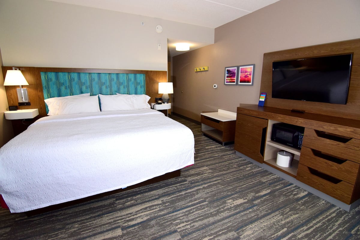 Premium bedding, pillowtop beds, in-room safe, desk