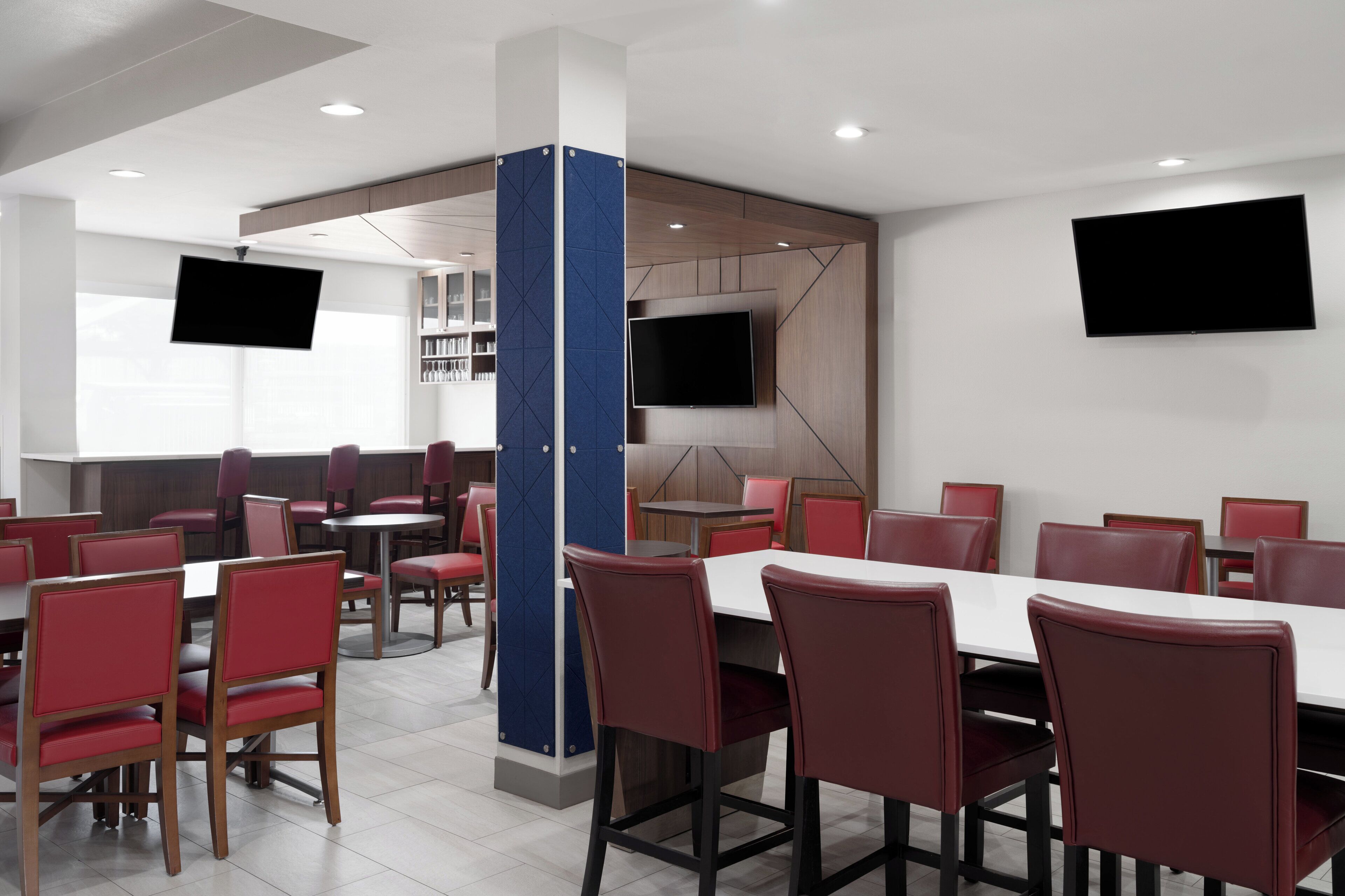 free buffet breakfast