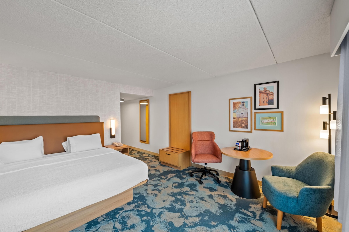 One King Bed, Non-Smoking | Premium bedding, desk, laptop workspace, blackout drapes