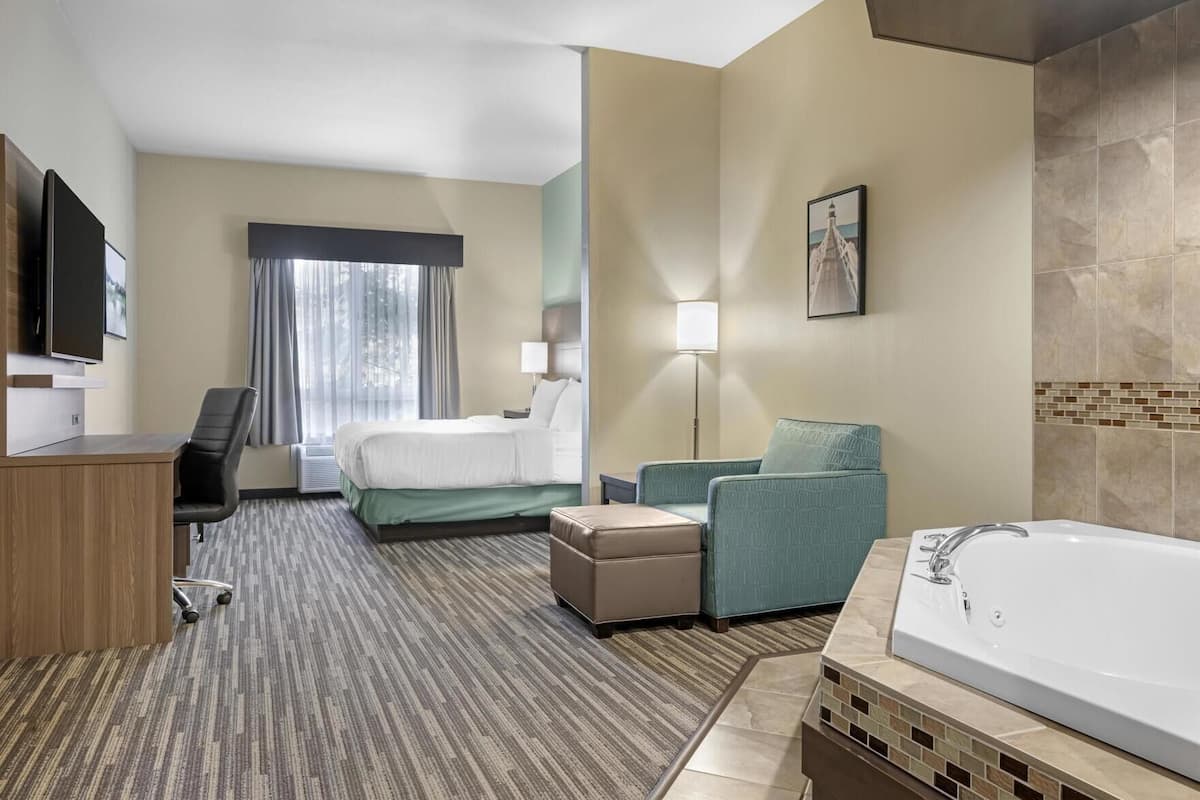 1 slaapkamer, luxe beddengoed, een kluis op de kamer, een bureau