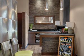 Se sirven desayunos, comidas y cenas