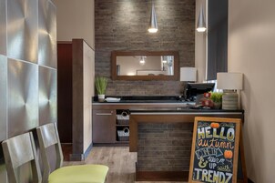 Se sirven desayunos, almuerzos y cenas