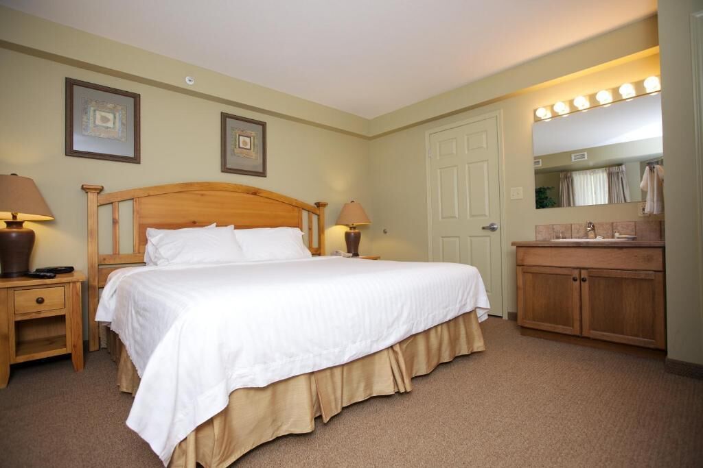 premium bedding, down duvets, pillow-top beds, in-room safe