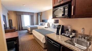 Family Suite, Non Smoking | 1 bedroom, pillowtop beds, desk, blackout drapes