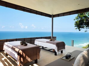 Couples treatment room(s), body treatments, hot stone massages - Alila Villas Uluwatu, Bali (Pecatu)