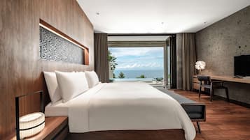 Premium bedding, minibar, in-room safe, desk