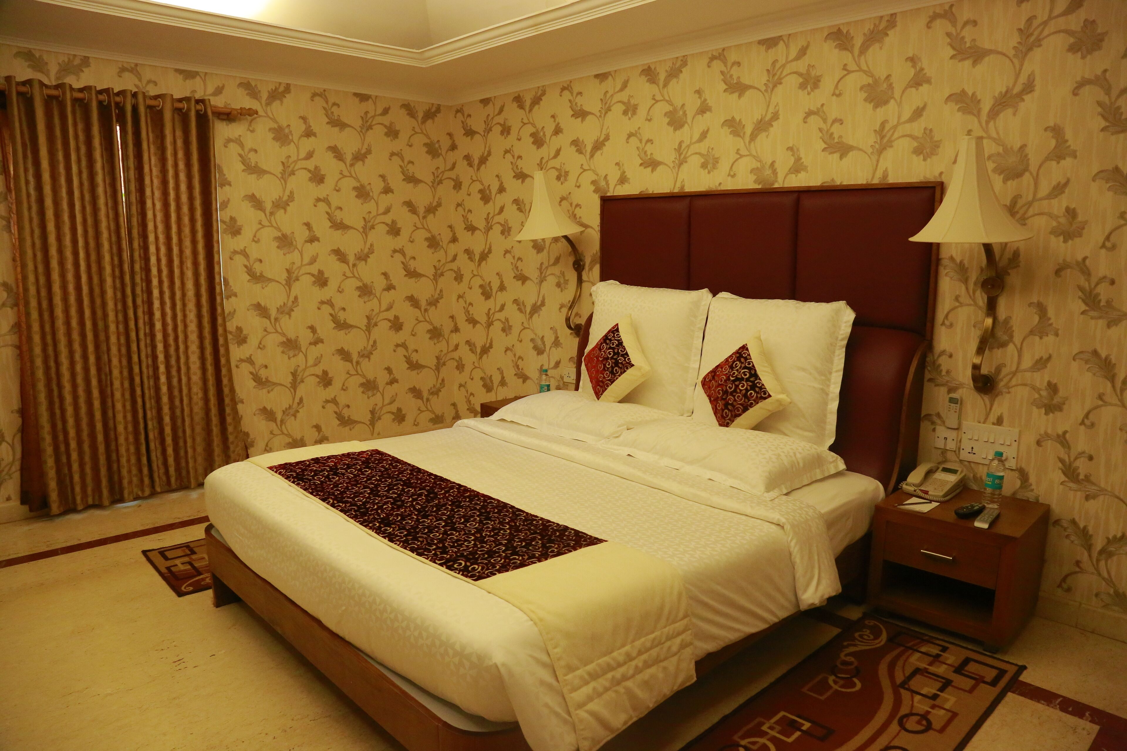 Habitación | Ropa de cama de alta calidad y minibar 