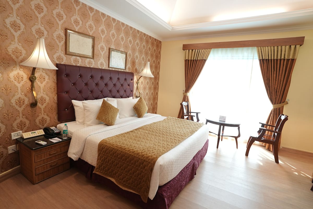 Grand Deluxe Rooms with Direct Pool Access | Premium bedding, minibar, in-room safe, desk
