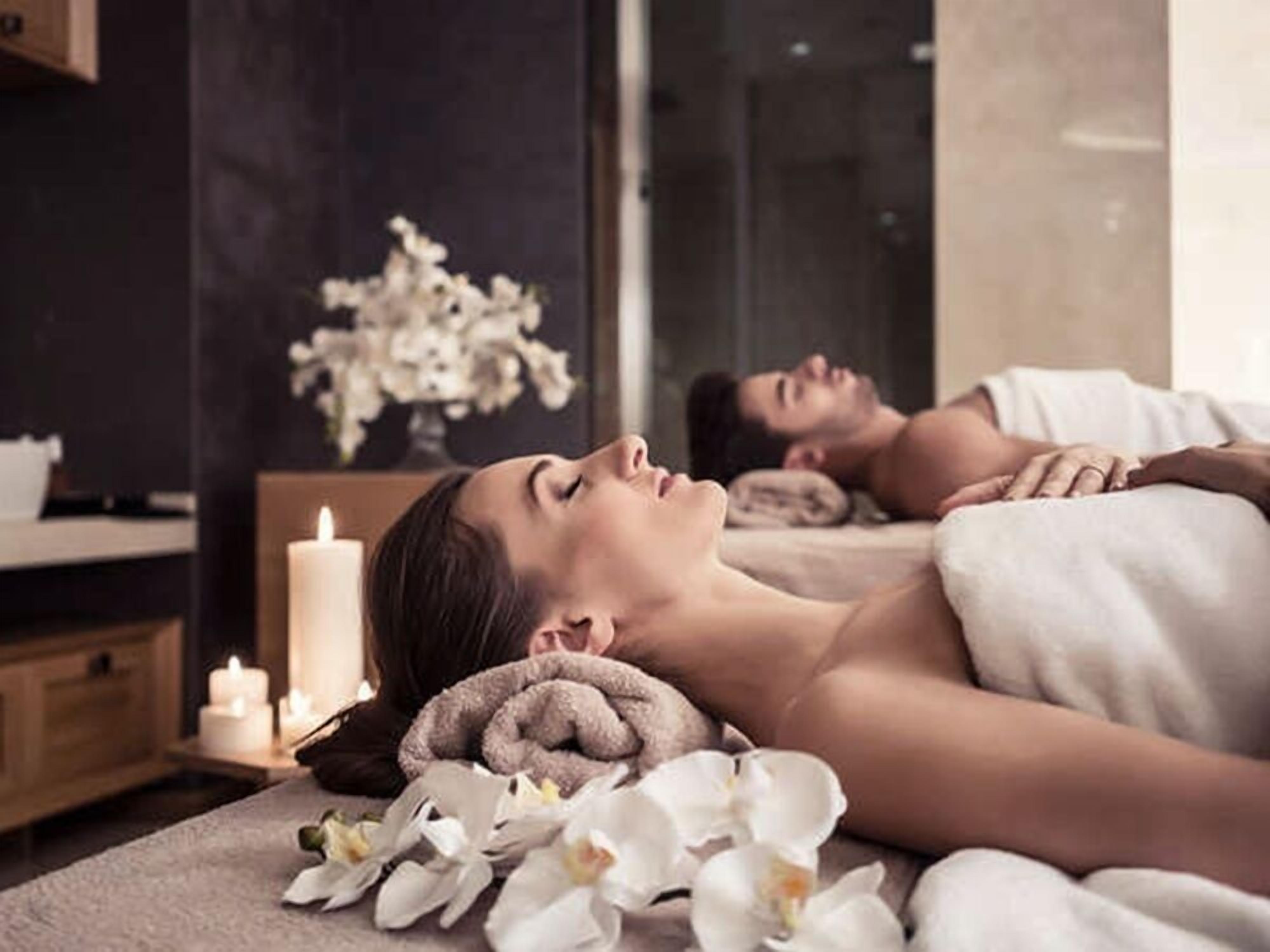 身體療程、身體磨砂、面部療程、阿育吠陀療法、2 間療程室、修手甲/腳甲