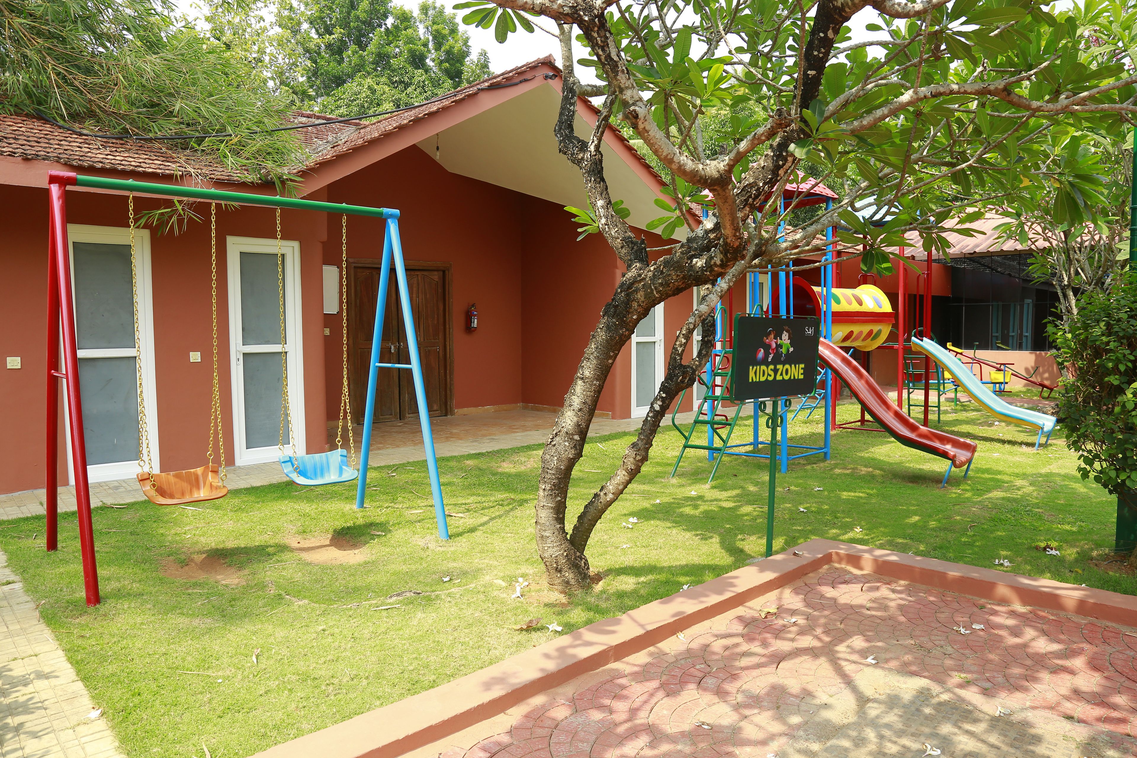 children’s play area – outdoor