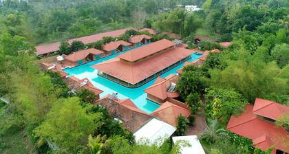 Saj Earth Resort