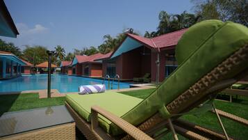 Indoor pool, pool loungers