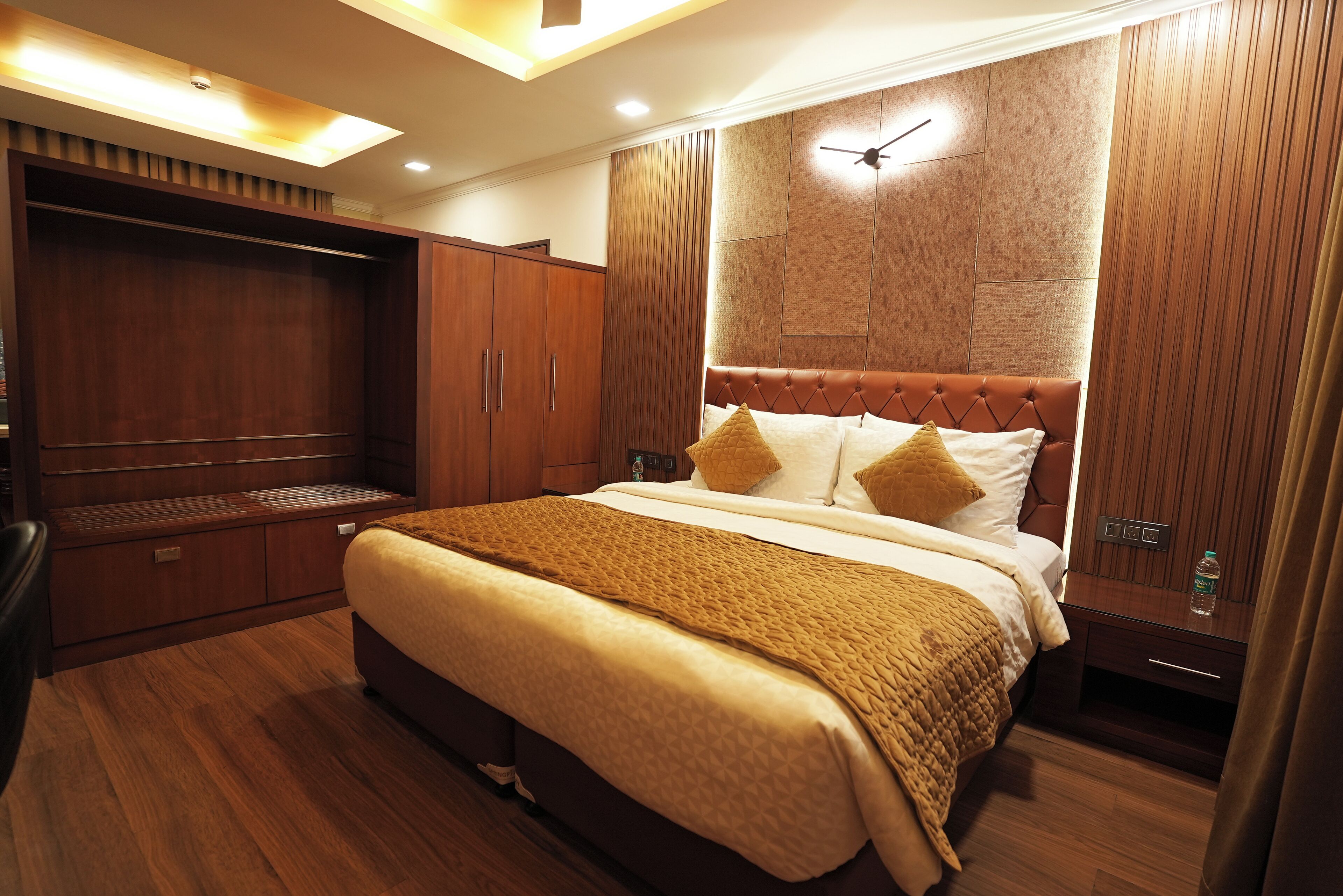 Club Room | Premium bedding, minibar, in-room safe, desk