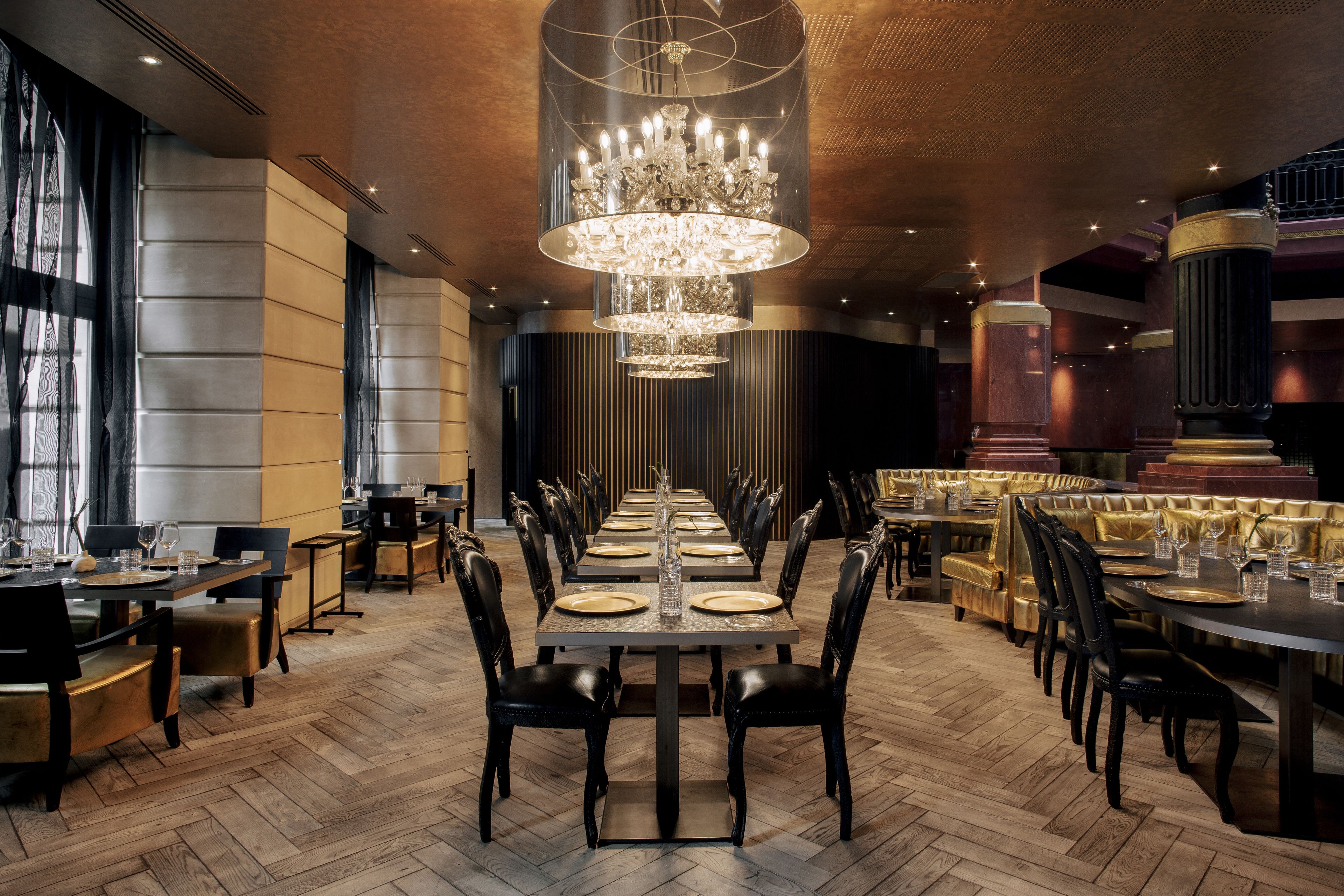 供應午餐及晚餐；地中海菜